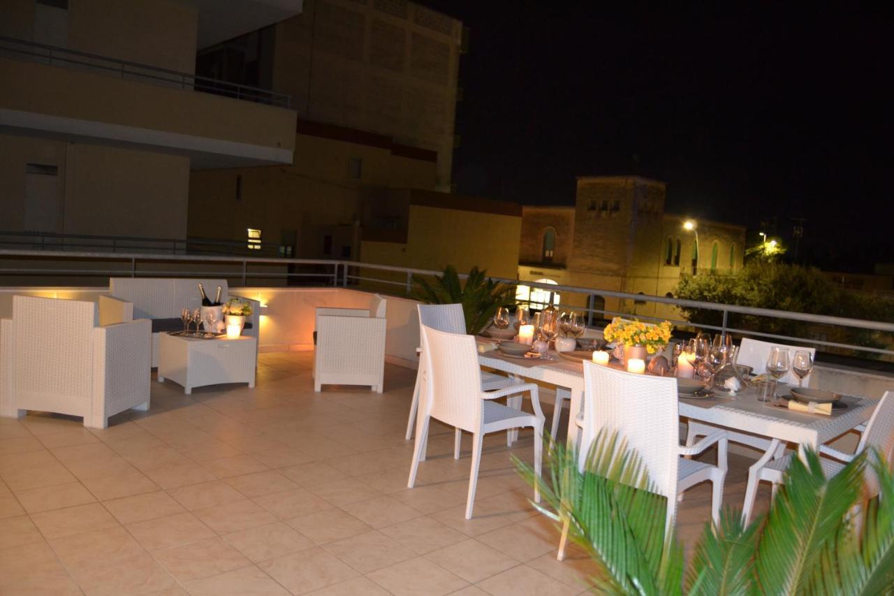 ليتشي Roomy Apartment With Terrace & Parking المظهر الخارجي الصورة