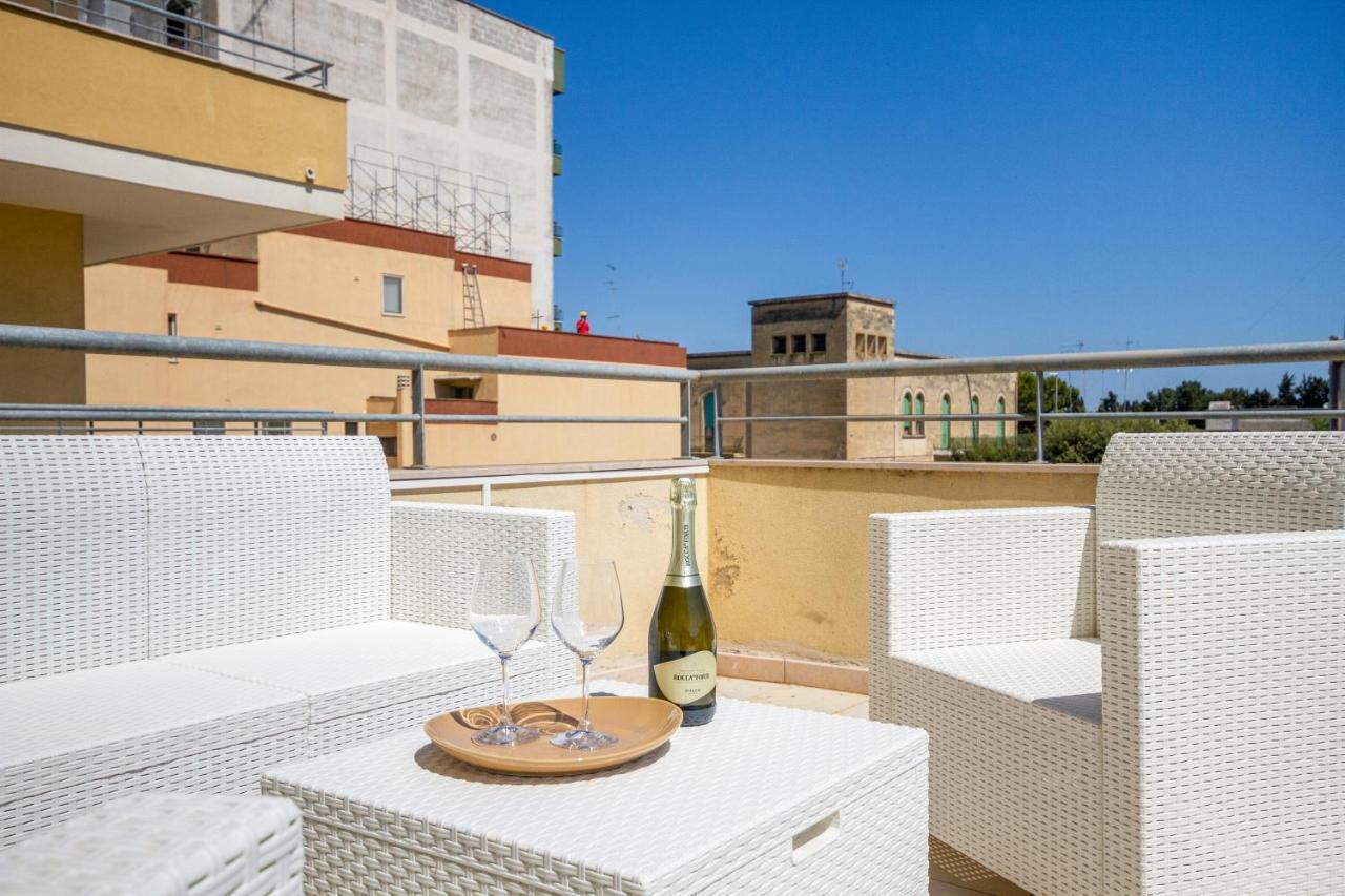 Roomy Apartment With Terrace & Parking ليتشي المظهر الخارجي الصورة