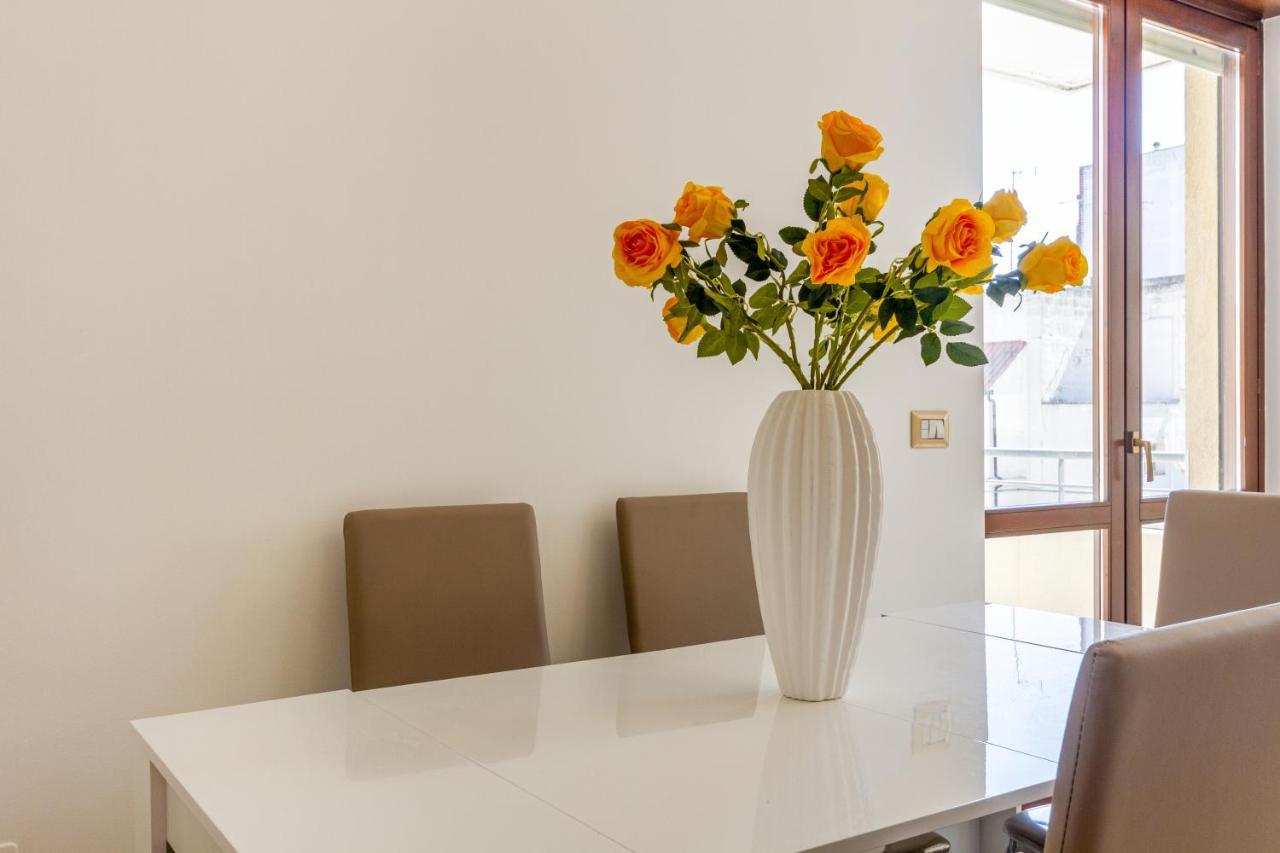 Roomy Apartment With Terrace & Parking ليتشي المظهر الخارجي الصورة