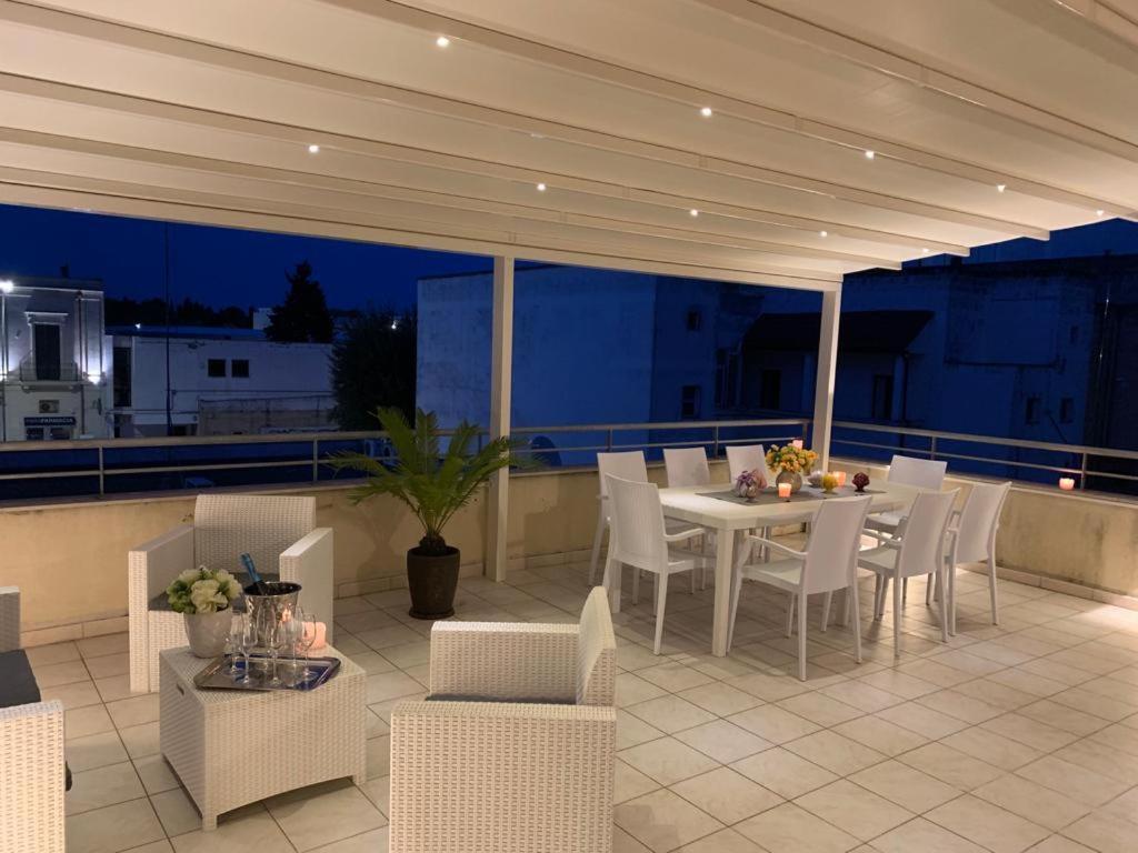 Roomy Apartment With Terrace & Parking ليتشي المظهر الخارجي الصورة